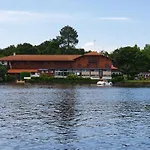 Les Rives Du De アパート Léon